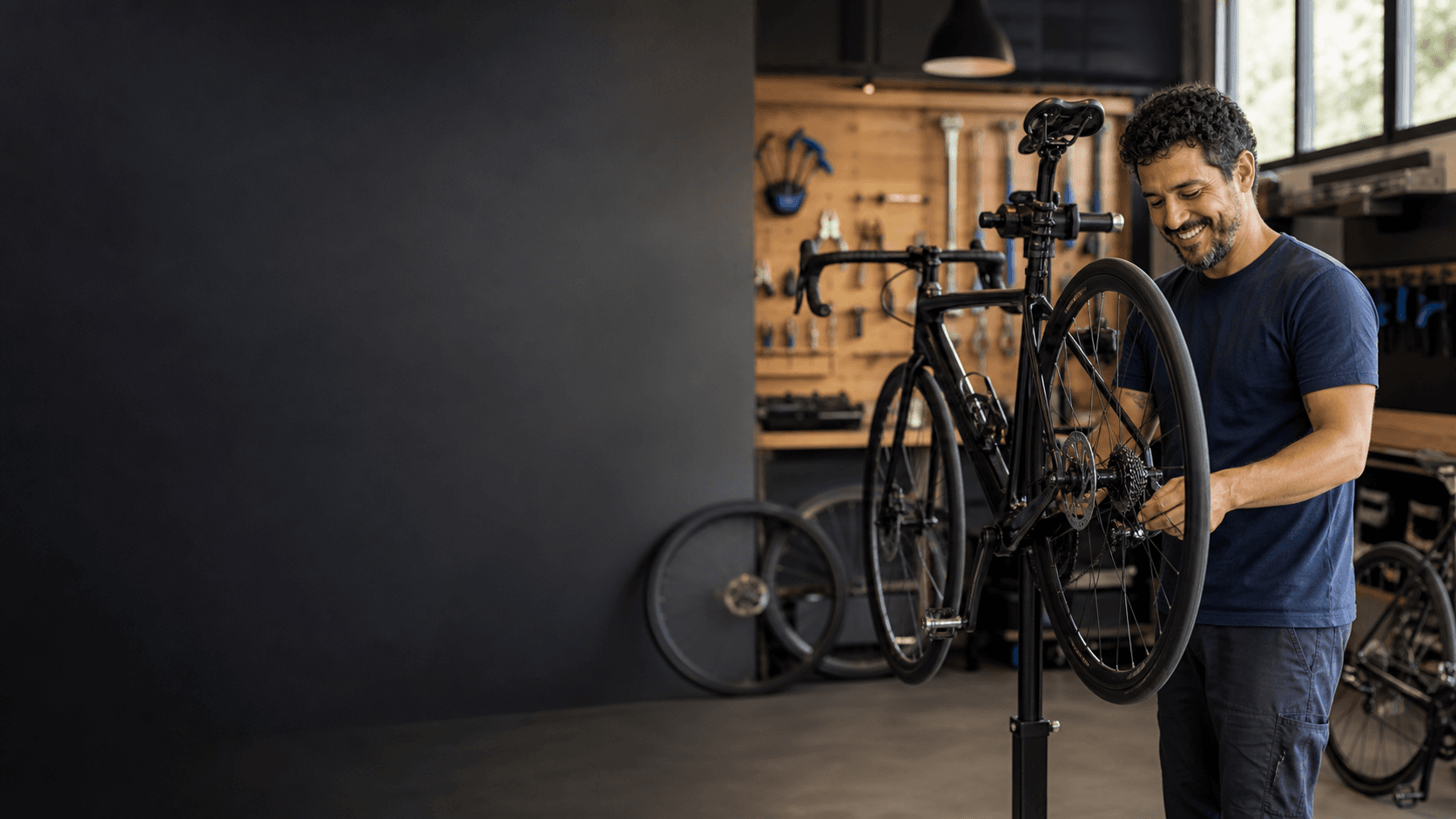 Profissional de Mecânico de Bicicleta em atividade